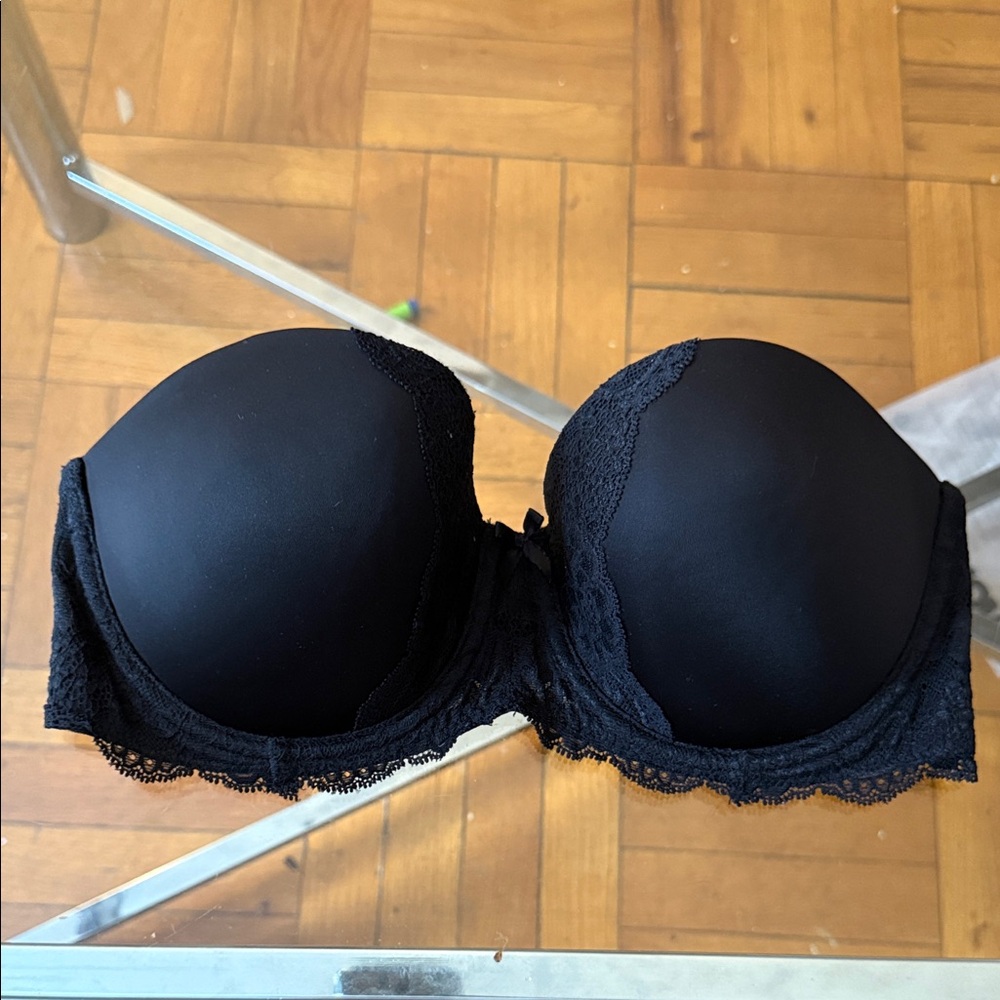 Victoria secret Elegant Black Lace Strapless Bra